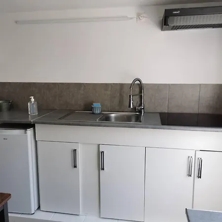 5 Personnes Avec Piscine 60m2 Apartment