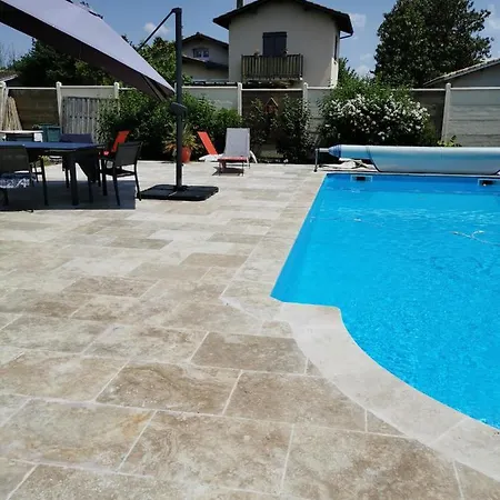 Apartment 5 Personnes Avec Piscine 60m2 Le Barp