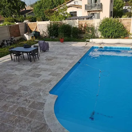 Apartment 5 Personnes Avec Piscine 60m2 Le Barp